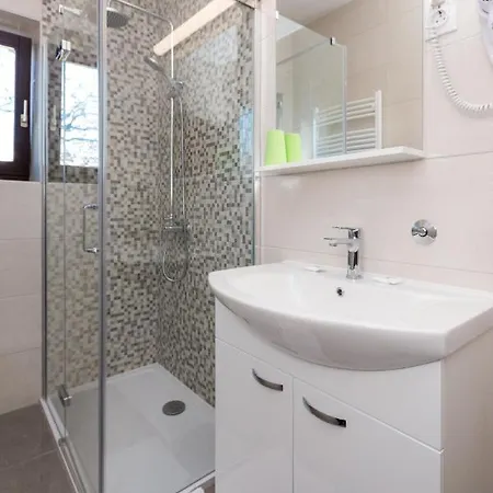 Couette-café Pansion Croatia 3*