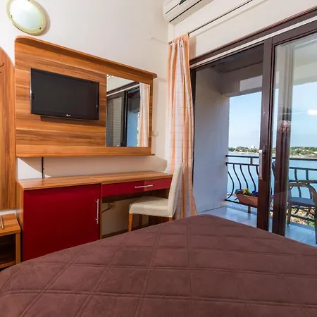 Pansion Croatia Bed and breakfast Starigrad Paklenica