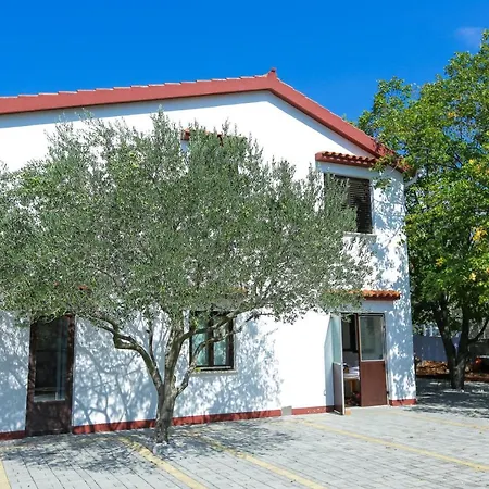 Pansion Croatia Alojamento de Acomodação e Pequeno-almoço Starigrad Paklenica