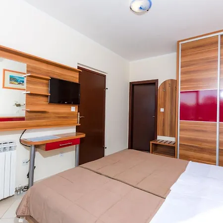 Pansion Croatia 3* Starigrad Paklenica