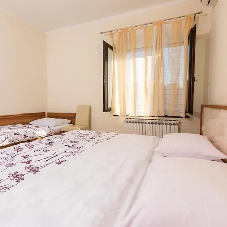 Pansion Croatia 3* Starigrad Paklenica