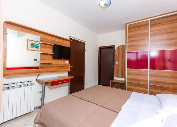 Pansion Croatia 3* Starigrad Paklenica