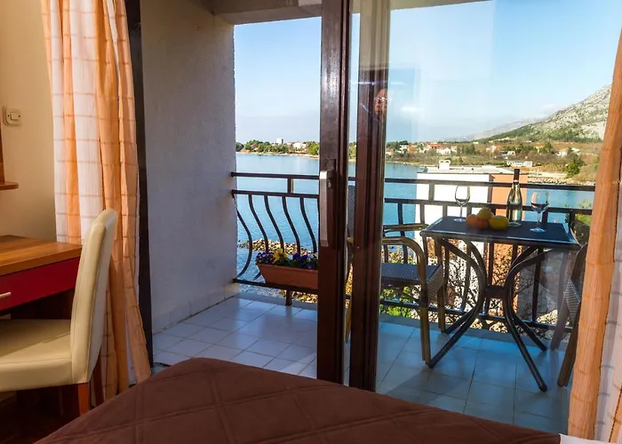 Pansion Croatia Bed & Breakfast 3*